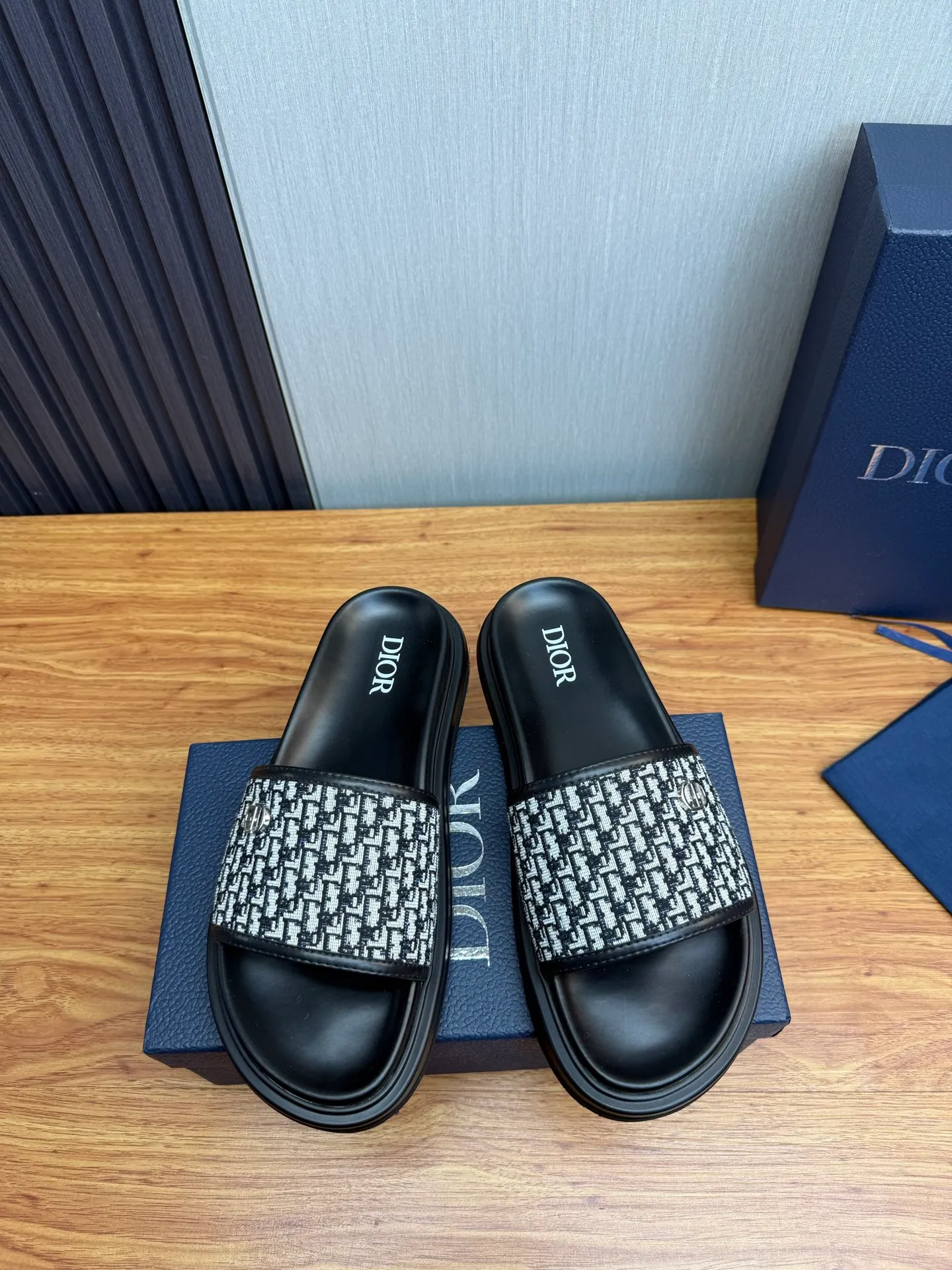 Men's shoes 260💰 Dior. Men's slippers🩴Official website 1:1 production 38-45 size 45 46 🉑️Customized original material shipped✅